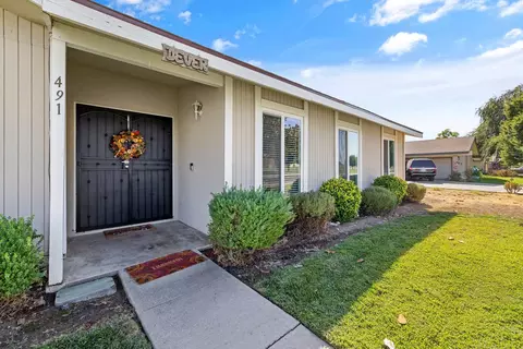 491 Davis Pl, Lemoore, CA 93245 photo 3