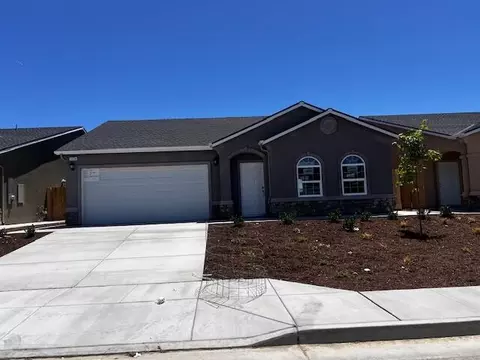 1108 E Orange St, Avenal, CA 93204