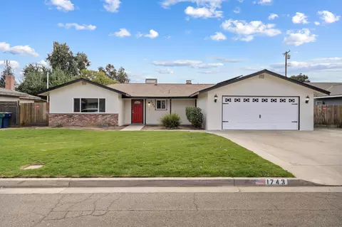 1743 Eastgate Ave, Tulare, CA 93274