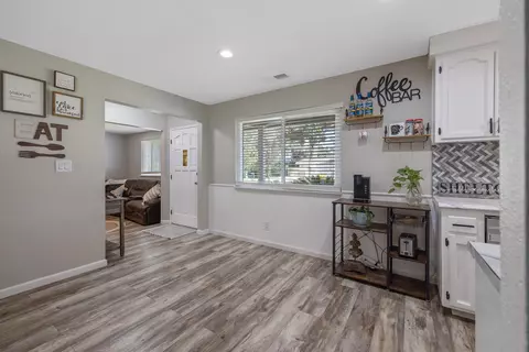 3441 W Iris Ave, Visalia, CA 93277 photo 10