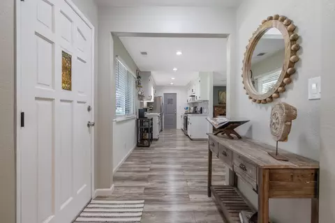 3441 W Iris Ave, Visalia, CA 93277 photo 9