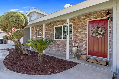 3441 W Iris Ave, Visalia, CA 93277