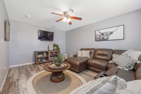 3441 W Iris Ave, Visalia, CA 93277 photo 7