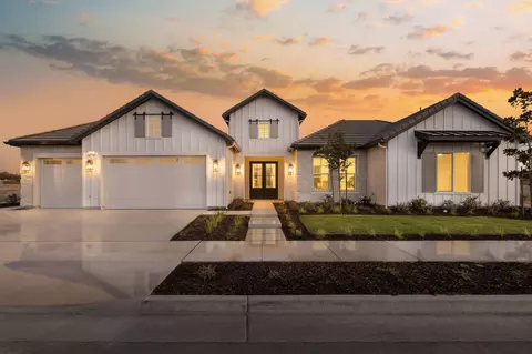 3627 W Oriole Ave, Visalia, CA 93291
