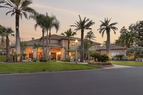 5911 W Prospect Dr, Visalia, CA 93291
