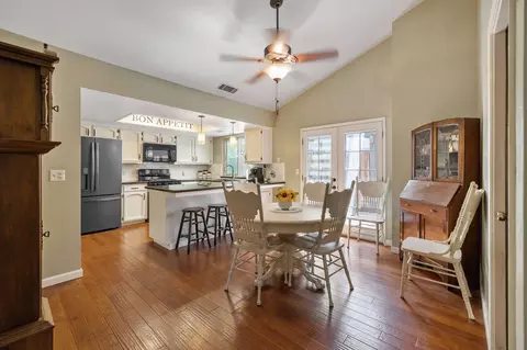 2516 E Tulare Ave, Visalia, CA 93292 photo 10