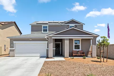 1455 S Horizon Cir, Hanford, CA 93230