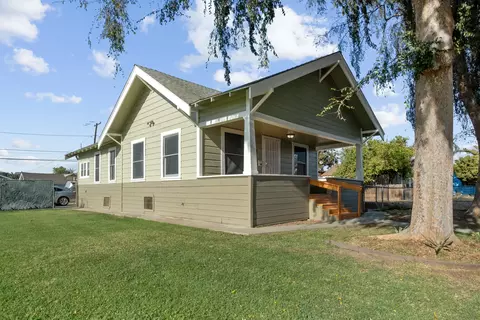 526 W 6th St, Hanford, CA 93230 photo 2