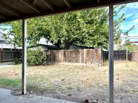 922 E St, Reedley, CA 93654 photo 16