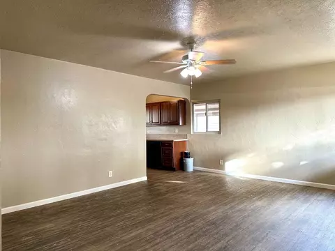 922 E St, Reedley, CA 93654 photo 4