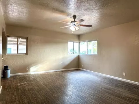 922 E St, Reedley, CA 93654 photo 3