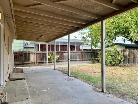 922 E St, Reedley, CA 93654 photo 15
