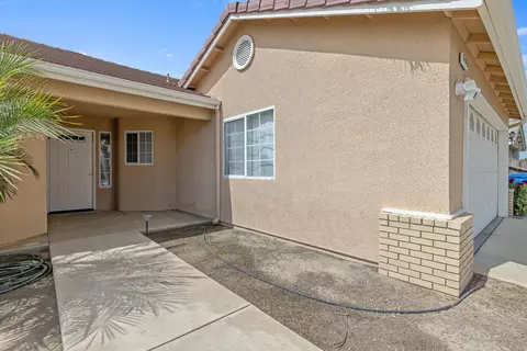 695 Marin Dr, Lemoore, CA 93245 photo 3