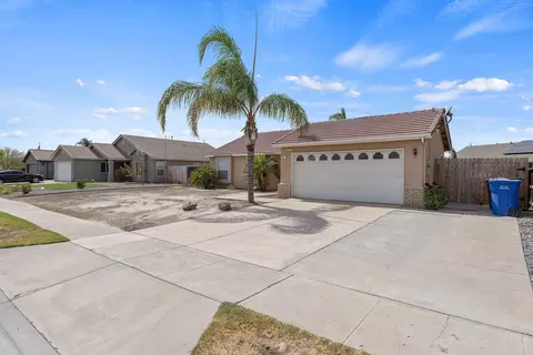 695 Marin Dr, Lemoore, CA 93245 photo 2