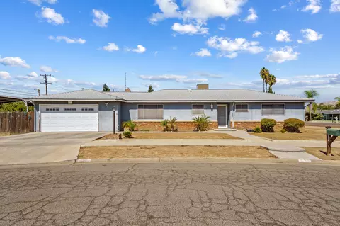 620 B St, Orange Cove, CA 93646