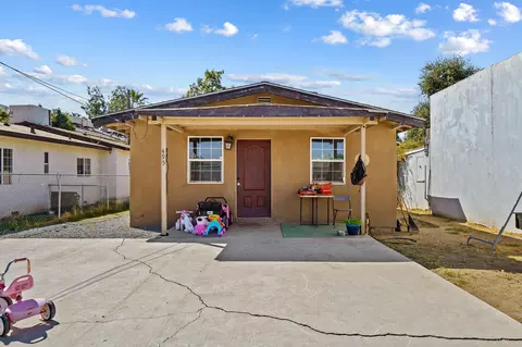 495 N Division St, Porterville, CA 93257