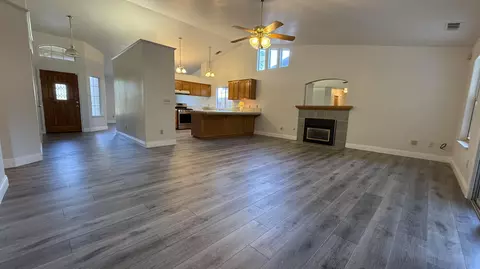 2409 E Oak Ave, Visalia, CA 93292 photo 22