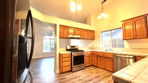 2409 E Oak Ave, Visalia, CA 93292 photo 7