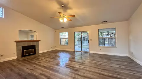 2409 E Oak Ave, Visalia, CA 93292 photo 10