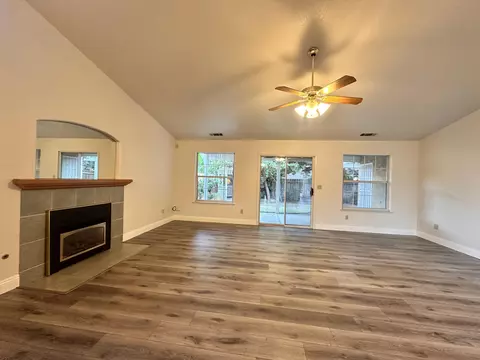 2409 E Oak Ave, Visalia, CA 93292 photo 8