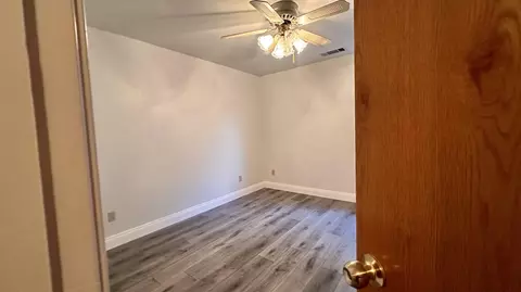 2409 E Oak Ave, Visalia, CA 93292 photo 13