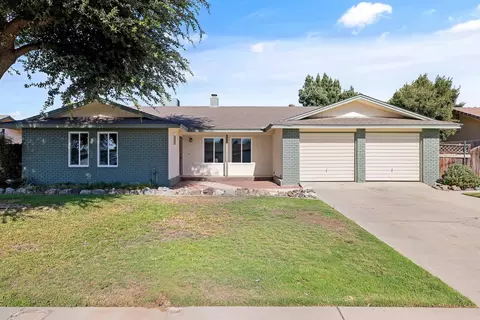 1050 Mountain View Dr, Lindsay, CA 93247