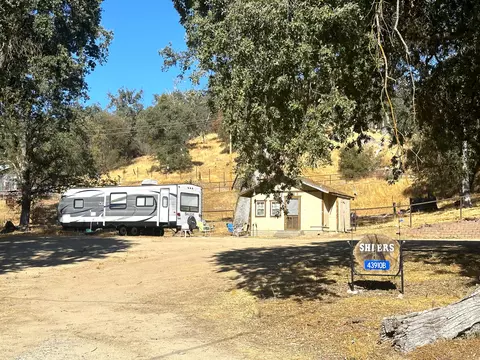 43910 Pine Flat Dr # B, California Hot Springs, CA 93207