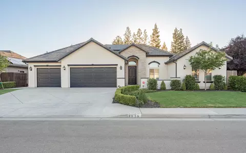 2519 20th Ave, Kingsburg, CA 93631