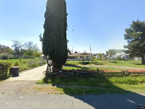 11897 Iona Ave, Hanford, CA 93230