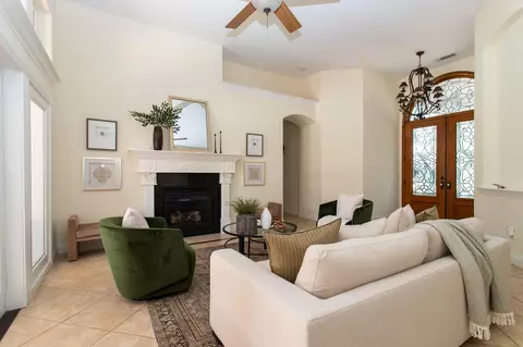 Entry Way - 2115 S Cedar St, Visalia, CA 93292 photo 11 of 12