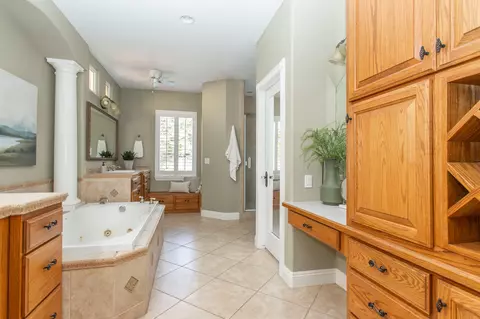 Bath - 2115 S Cedar St, Visalia, CA 93292 photo 3 of 8