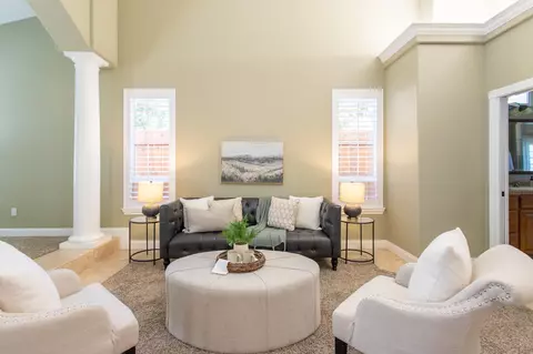Living - 2115 S Cedar St, Visalia, CA 93292 photo 9 of 9