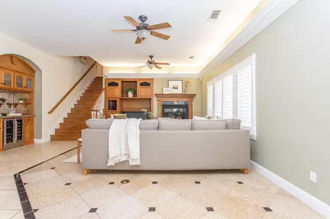 Living - 2115 S Cedar St, Visalia, CA 93292 photo 2 of 9