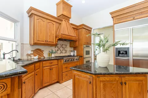 Kitchen - 2115 S Cedar St, Visalia, CA 93292 photo 7 of 7