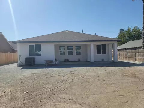 1528 E Ferguson Ave, Visalia, CA 93292 photo 12