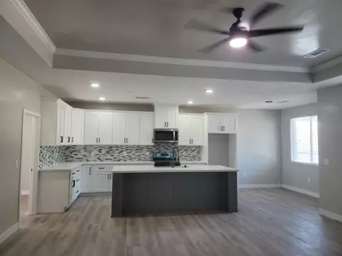 1528 E Ferguson Ave, Visalia, CA 93292 photo 4