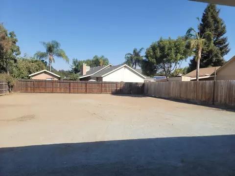 1528 E Ferguson Ave, Visalia, CA 93292 photo 11