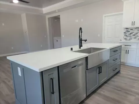 1528 E Ferguson Ave, Visalia, CA 93292 photo 6