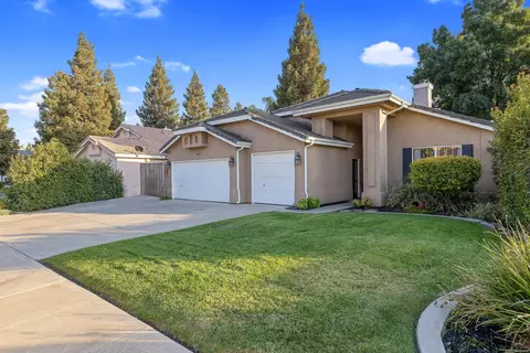 1425 E Sunnyside Ave, Visalia, CA 93292