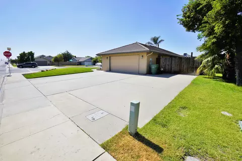 1234 Cedar Lane Ln, Lemoore, CA 93245 photo 6