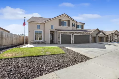3027 N Dayton St, Visalia, CA 93291