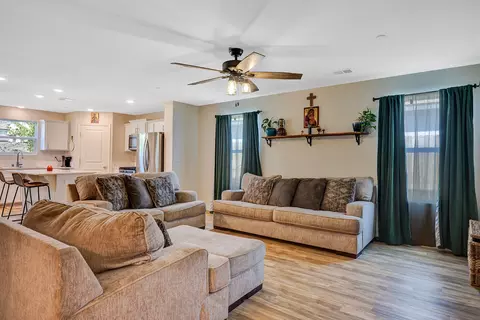 128 E Porter Ave, Visalia, CA 93291 photo 8