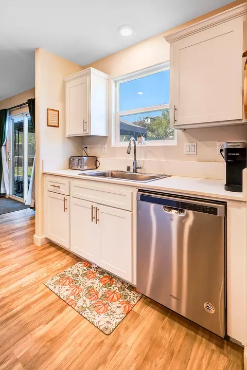 128 E Porter Ave, Visalia, CA 93291 photo 15
