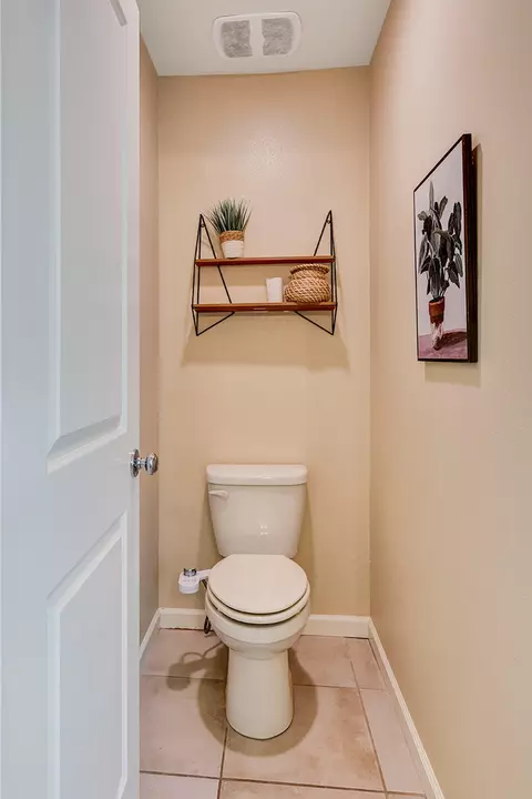128 E Porter Ave, Visalia, CA 93291 photo 26