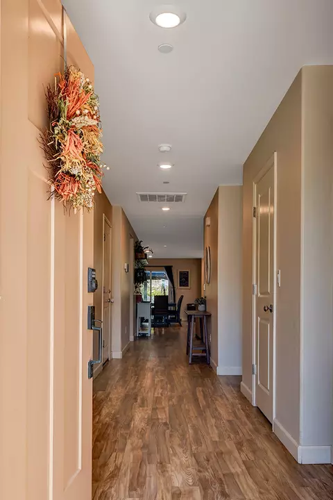 128 E Porter Ave, Visalia, CA 93291 photo 5