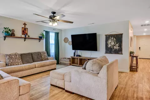 128 E Porter Ave, Visalia, CA 93291 photo 9