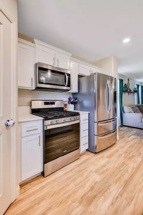 128 E Porter Ave, Visalia, CA 93291 photo 13