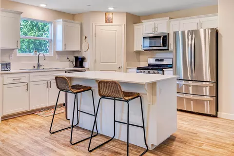 128 E Porter Ave, Visalia, CA 93291 photo 11