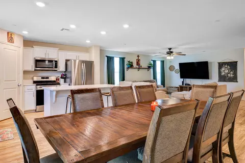 128 E Porter Ave, Visalia, CA 93291 photo 19