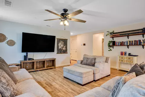 128 E Porter Ave, Visalia, CA 93291 photo 10